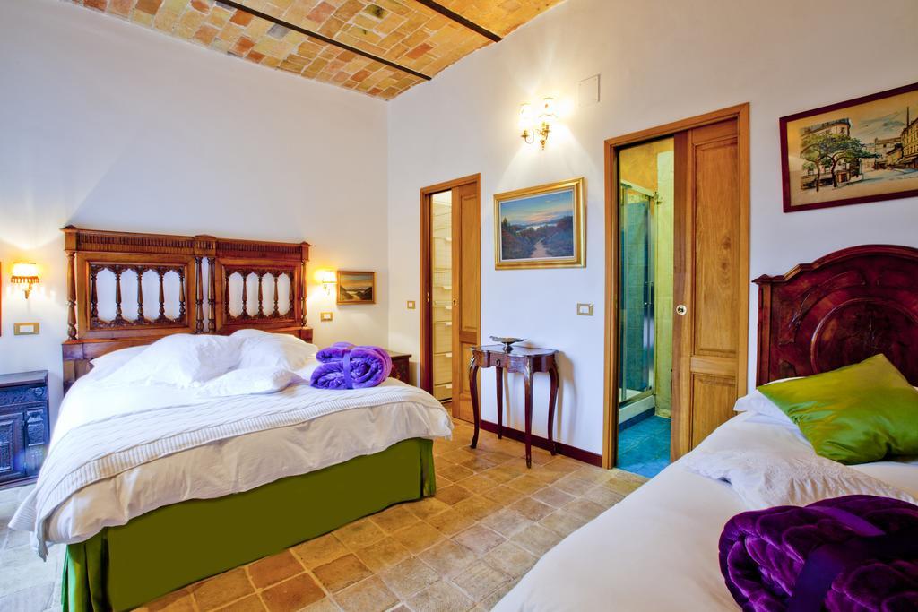 سولمونا B&B Il Marchese Del Grillo الغرفة الصورة