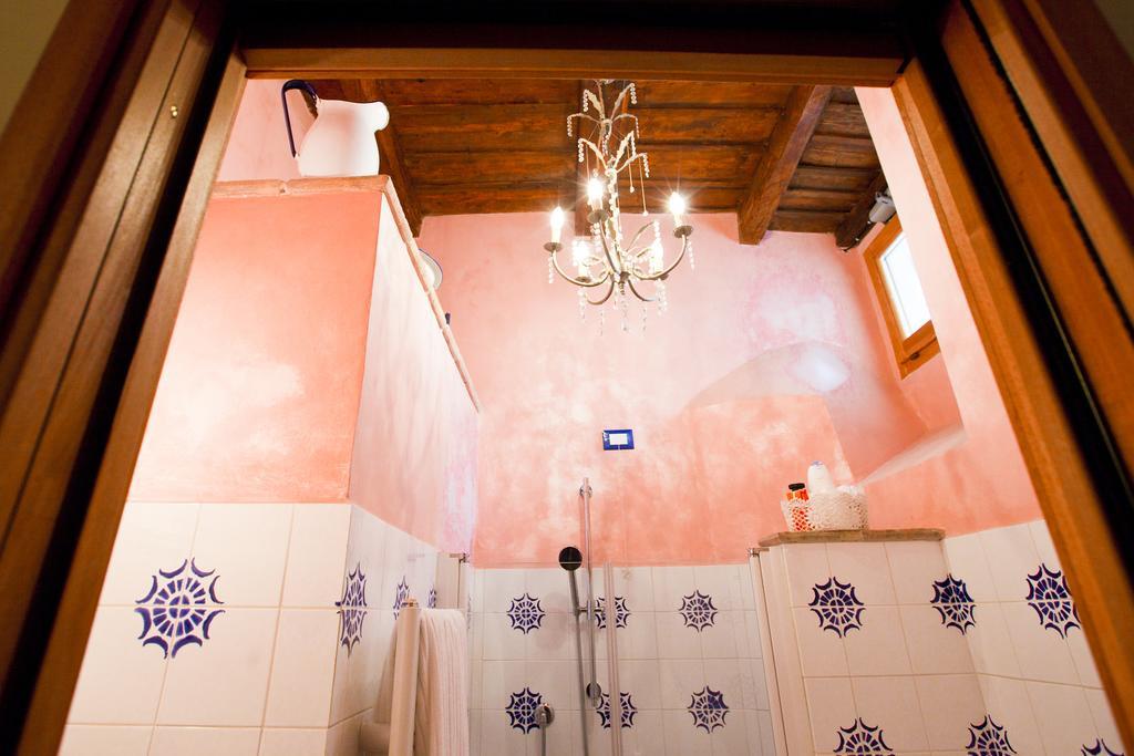 سولمونا B&B Il Marchese Del Grillo الغرفة الصورة