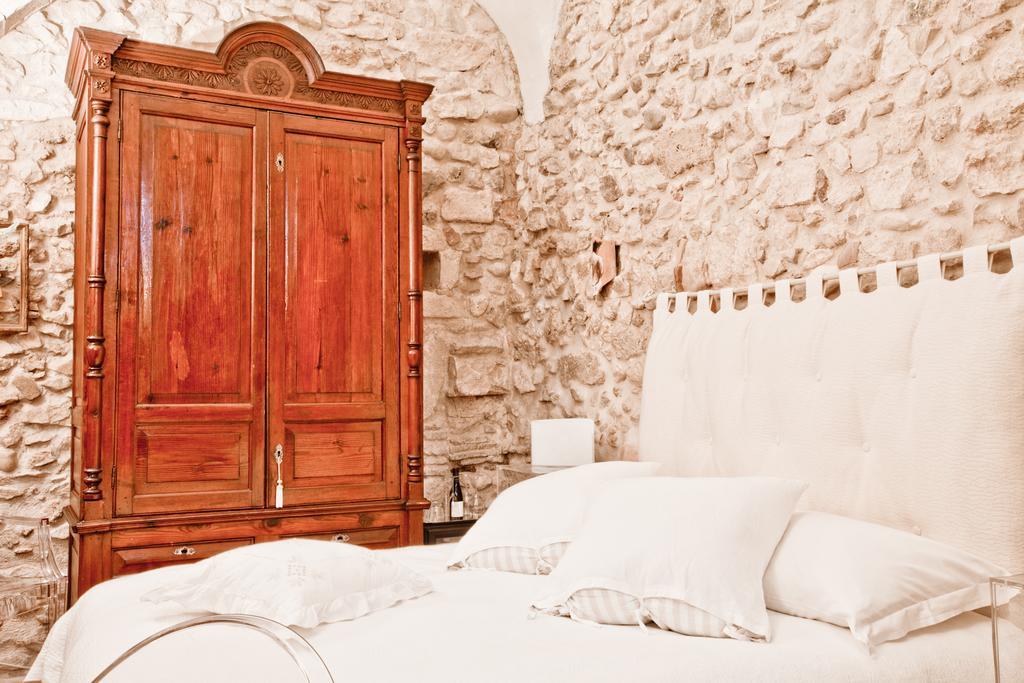 سولمونا B&B Il Marchese Del Grillo الغرفة الصورة