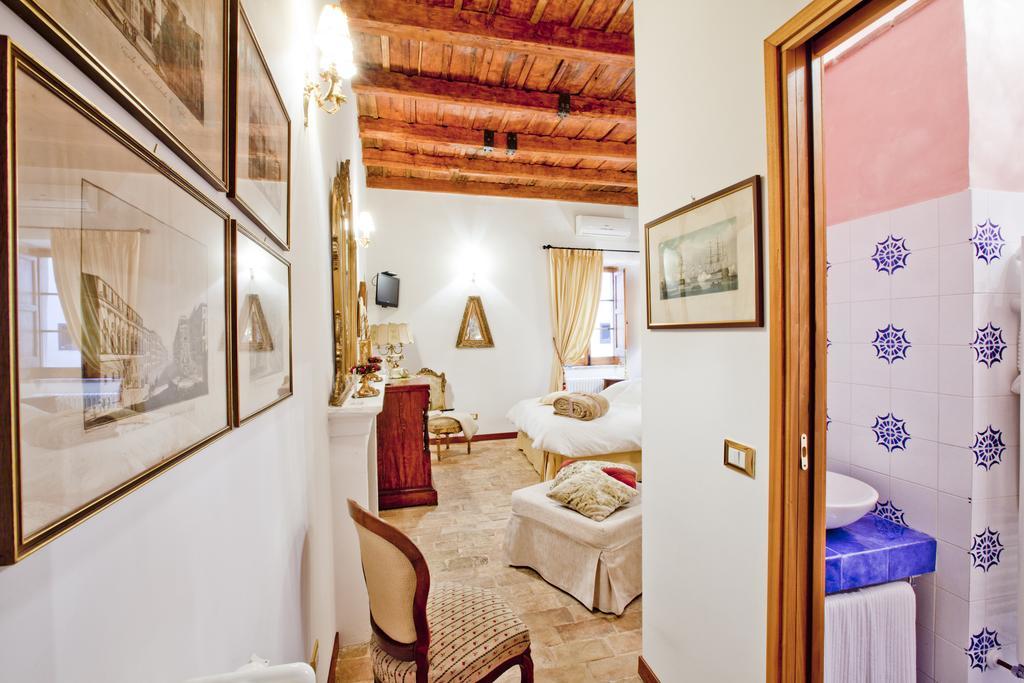 سولمونا B&B Il Marchese Del Grillo الغرفة الصورة