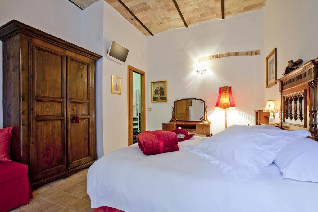 سولمونا B&B Il Marchese Del Grillo الغرفة الصورة